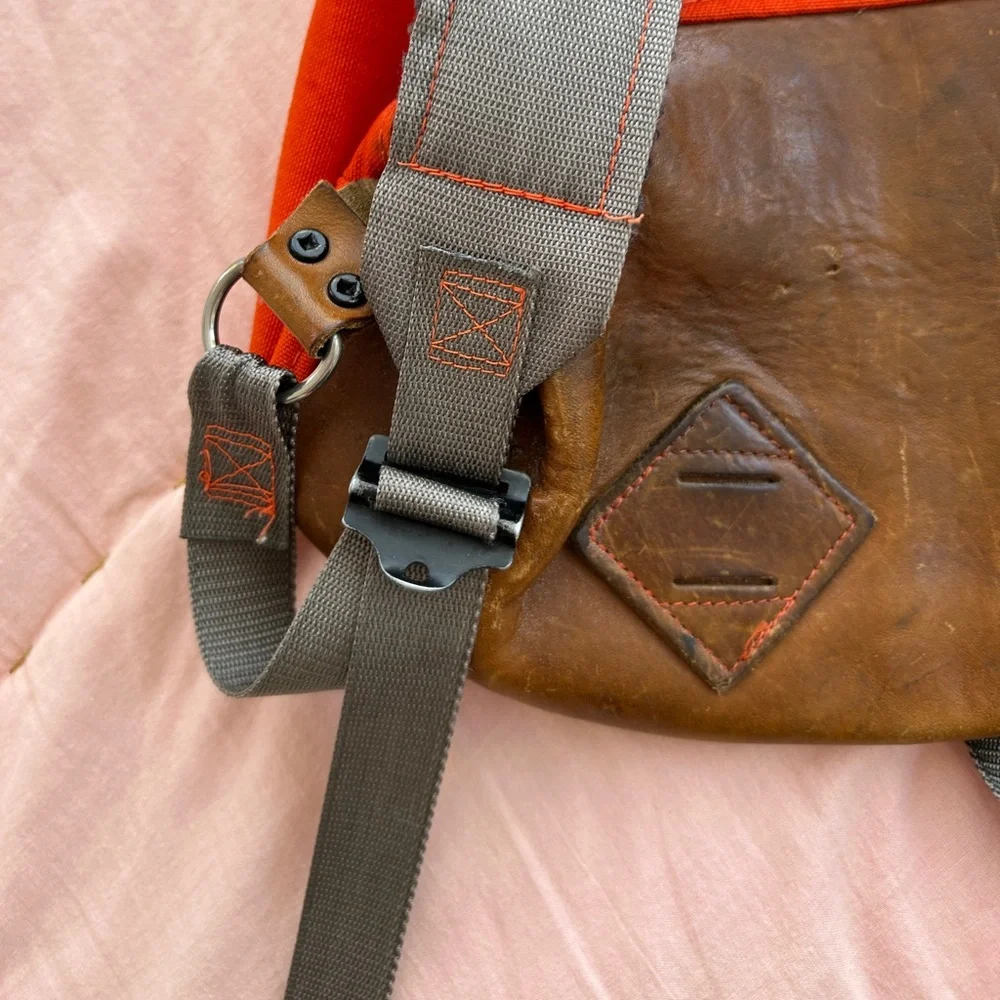 Rare Made in USA 70s Vtg Sierra Designs Teardrop Leather Bottom Backpack Orange